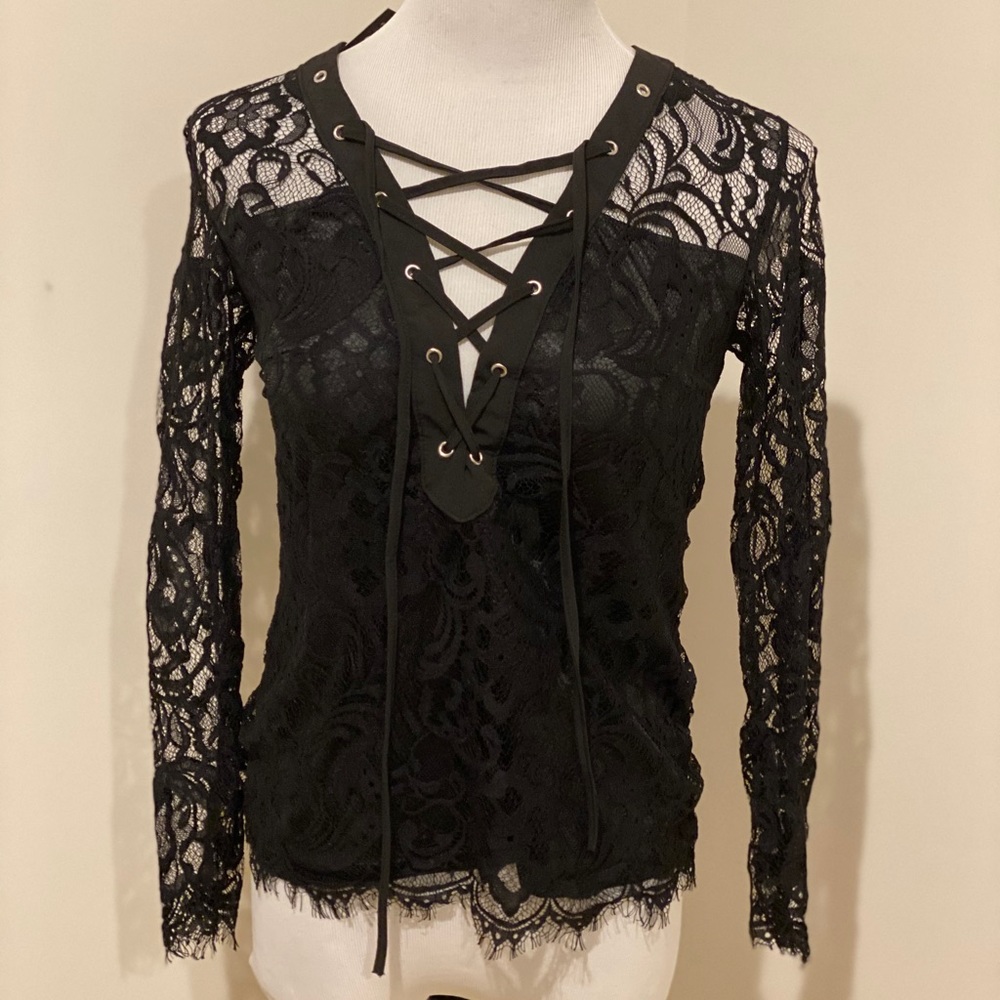 Lace tie up blouse in black